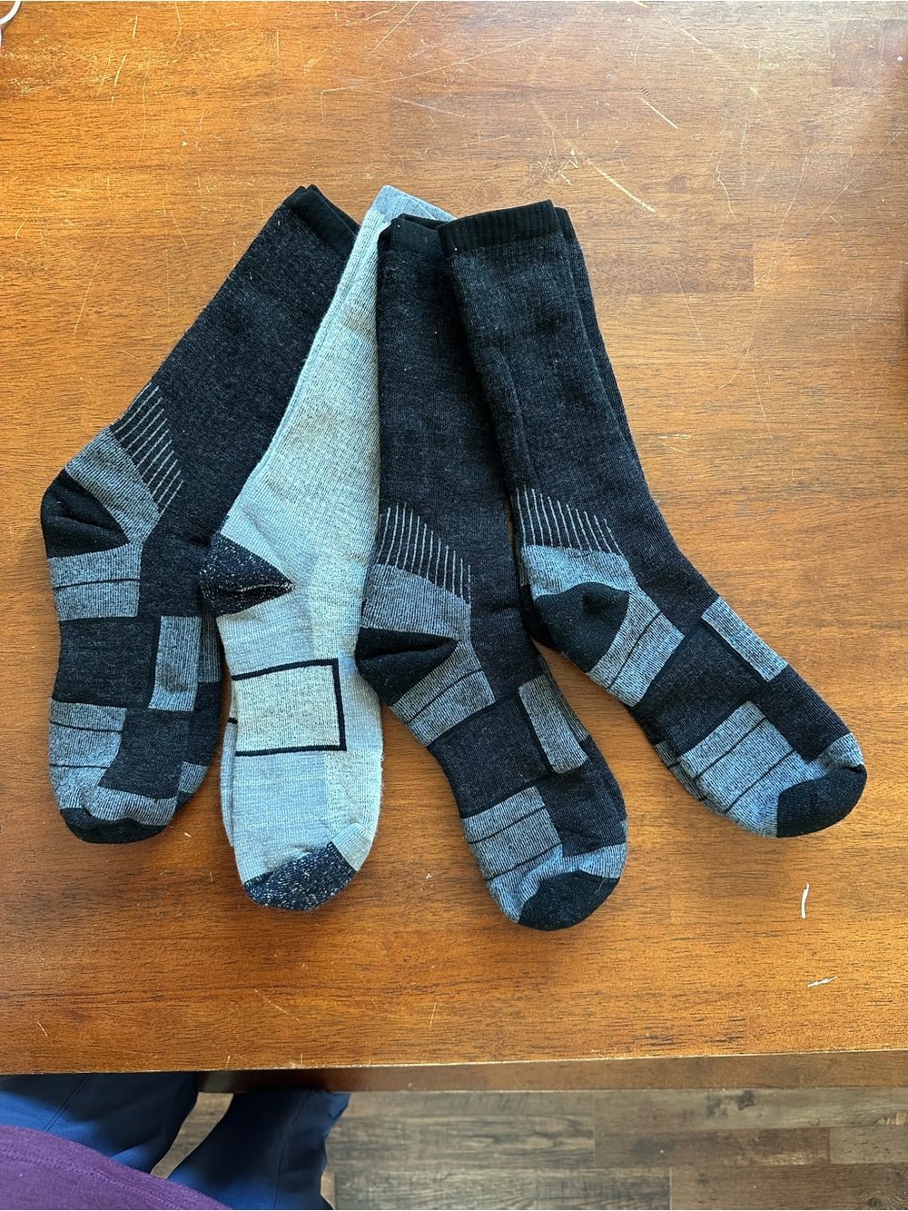 NWOT Kirkland Signature Men's Merino Wool Socks, 4 Pairs, Fits Mens sizes 7-13